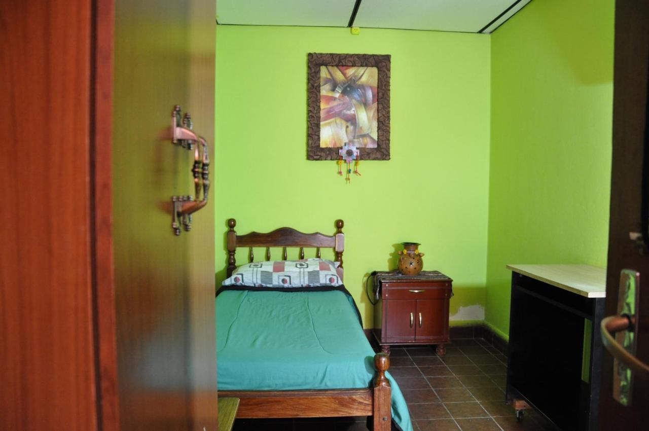 Hostel Copacabana La Quiaca Bagian luar foto